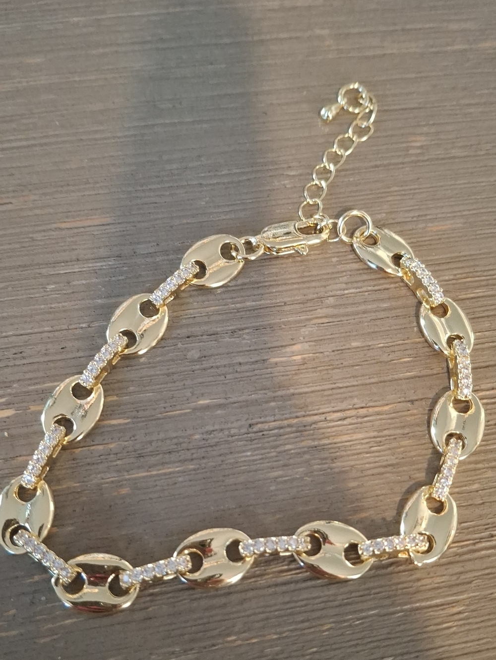 Elegant Gold Chain Necklace And Bracelet Set - Picture 5 of 5